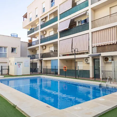 Luxury 2 Bedrooms With Pool And Garage