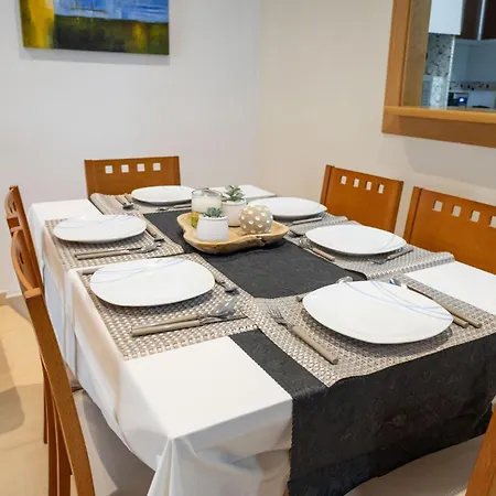 Luxury 2 Bedrooms With Pool And Garage *